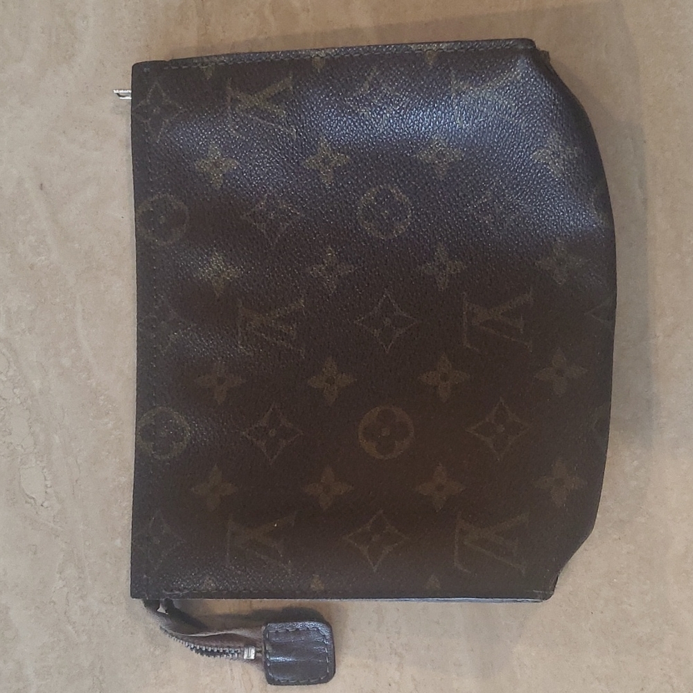 Louis Vuitton toiletries bag 19